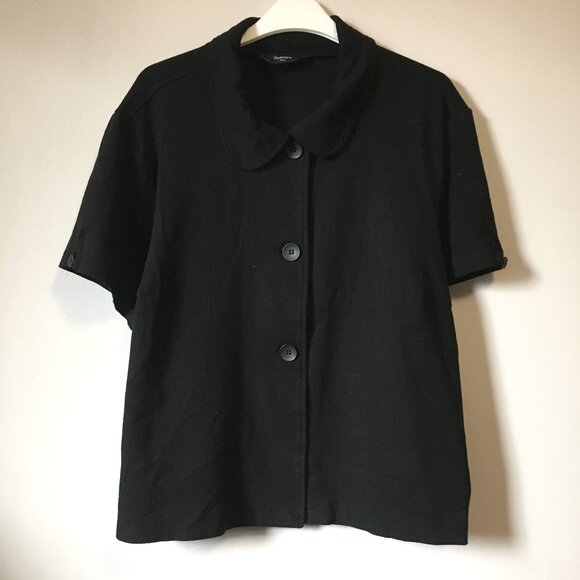 Black Rayon Blend Short Sleeve Semi Cropped Button Up Top - Picture 3 of 16